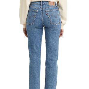 Like New Wedgie Straight Jeans in Love In The Mist by Levi's, size 29